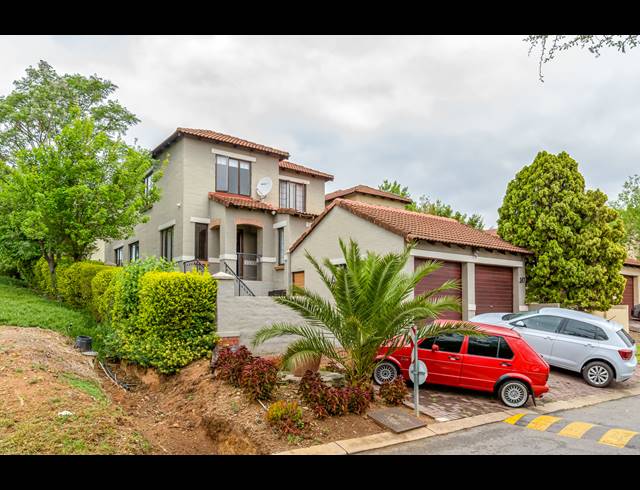 4 BEDROOM HOUSE FOR SALE IN WATERFORD ESTATES